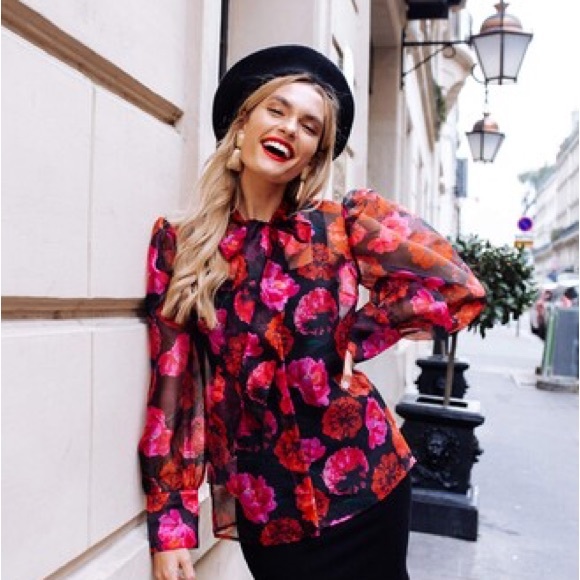 Amazon Tops - Officially Quigley floral top for Amazon the Drop. Size L.